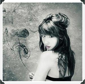 Iris_Laguna's profile picture. Fotógrafa, intento de diseñadora y proyecto de publicista Creativa, soñadora y realista... ❤️Libros, cine, series, animales, música, arte, kawaii, gothic..