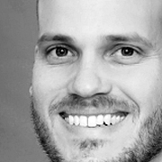 Visual branding specialist, web designer and graphic communicator