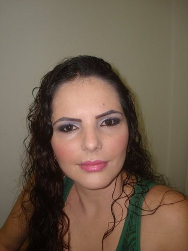 Sou casada, tenho 30 anos e mãe de um garoto de 11 anos e admiradora da carreira da dupla Zezé di Camargo e Luciano!