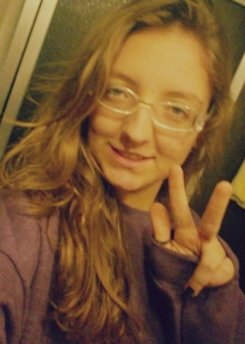 _llooiraah's profile picture. '' Meus pensamentos mudaram quando aprendi a amar,
não é segredo se percebe vendo em meu olhar ! ♫   #Filipe  ♥