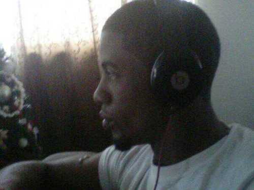 FWM_24's profile picture. Just a guy tryna make it.....follow me I'll lead the way... #basketball is my life..