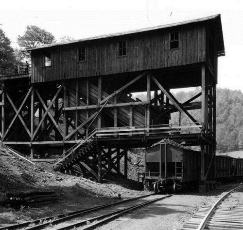Coal Country Tours offers escorted day trips, multi-day tours, and custom tours to the southern Appalachian coal fields.  WV Mine Wars, Hatfields & McCoys