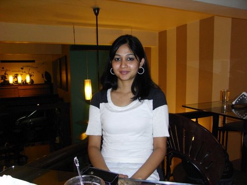HI , I AM AN INDEPENDENT GIRL , WHO LIVES ALONE AND INTERESTED IN MAKING NEW FRIENDS AND DEVELOP MY BUSINESS