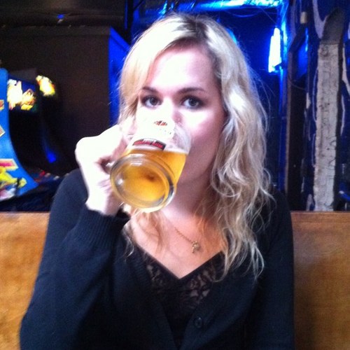 _la_yoyo's profile picture. She loves to move-She loves to groove-She loves a lot of things