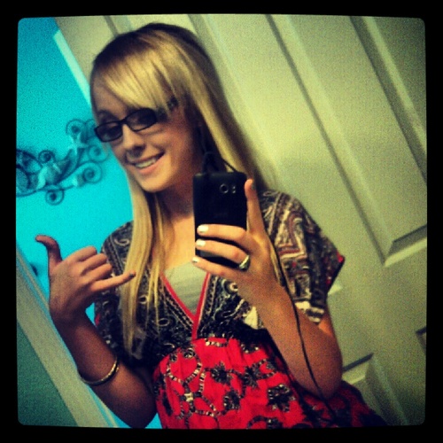 18 years young And Tatted:) Fearless,  Living Life to the Fullest ! College Bound :) Aim Fer The Top And Believe Me Ill Get there:)