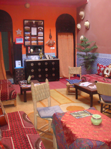 Hostel Riad Mama Marrakech is a warm friendly hostel welcoming travelers & backpackers, 18 and over, from all the far corners of the world. Come home to Mama!