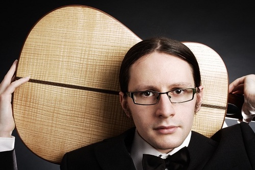 Programmer. Classical guitarist and teacher. Co-director of Fractal. Tech at PhoenixFM.