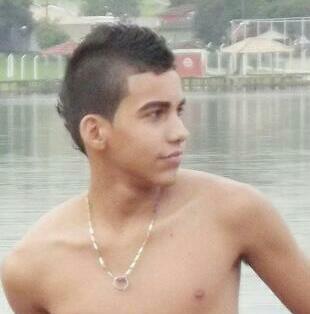Coca cola, Futebol, Carros.. Chato, Feliz e namorado da @meelstephaniie (: Segue ai!
