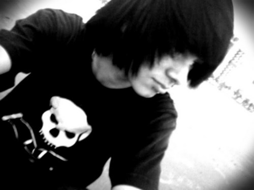 Never shout never + Sleeping with sirens =♥♥♥♥♥ Acho que é só isso que me interessa. *-*