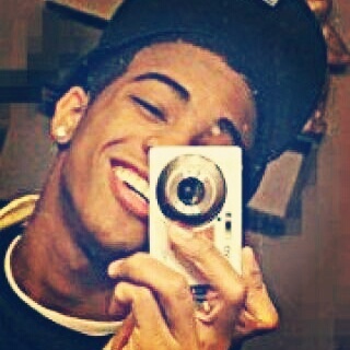 aye, 17 and living the Cali Life. Single cause relationships aint for me! But just follow me already ;)