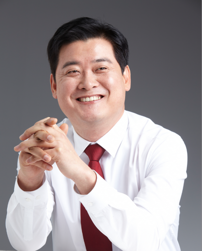 yunjongkun's profile picture. 민주통합당안성시지역위원회위원장,경희대객원교수,안법중고총동문회부회장,민주통합당중앙당정책위원회부의장