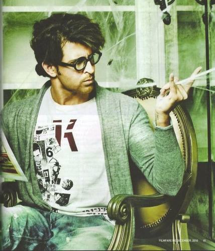 Welcome To All Lovers Of @iHrithik Roshan.We Tweet Hrithik Roshan News & Variety Quotes  Folllow @KahoNa_PyarHai Too !