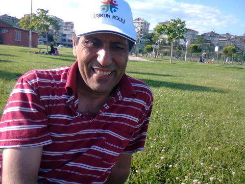 KartalBahattin's profile picture. 1983yılında sigortalı olarak işe başladım 25yıl 5000gün doldur emekli ol dedi devlet. 1999 yılında bir yasa çıkararak bu hakkımı gasp etti . el insaf