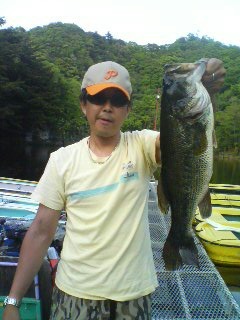 basser_kojy77's profile picture. バス釣りが大好きです。時々トラウトの管釣りもやります。海のルアー釣りはデビュー前です。 先日、ようやく二級船舶免許取りました。マイボート購入に向け楽しい時間を過ごしてます。