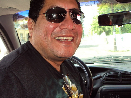 Novato en este rollo, pero con toda la ectitud...ya aprendere..YEHAAAA se aceptn sugerencias