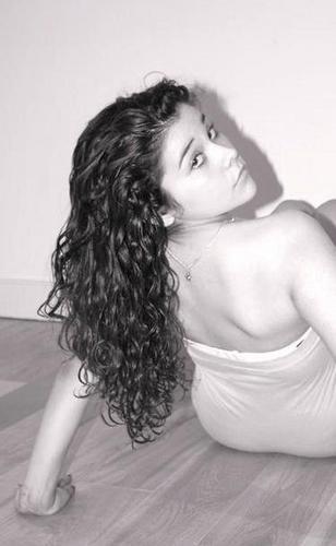 Im a lil girl with a BIG dream :) Actress,Dancer,Model and Teacher. I live to put smiles on peoples faces and create dreams. LOVE,LAUGH,LIVE,DREAM ;)x