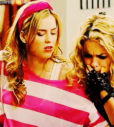 Daqui uns 50 anos vou lembrar de vcs eh de tds os mementos q me fizeram sorrir Lua Blanco eh Sophia Abrahao amo vcs vidas!
