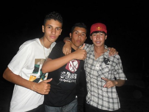 parça do @patrickcarval_ é @jorge_pkd  amo muito minhas pikenas @_fransantanna , @kellysantannas2 & @day_souzas2 ,, quer saber mais  me segue ;]