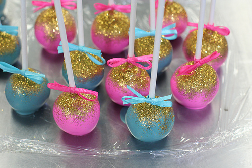 sweetlaurencake's profile picture. A cake pop a day....why have one when you can have a dozen?!  Now also baking pie pops and curating gorgeous dessert displays!  We've got your sweets covered!