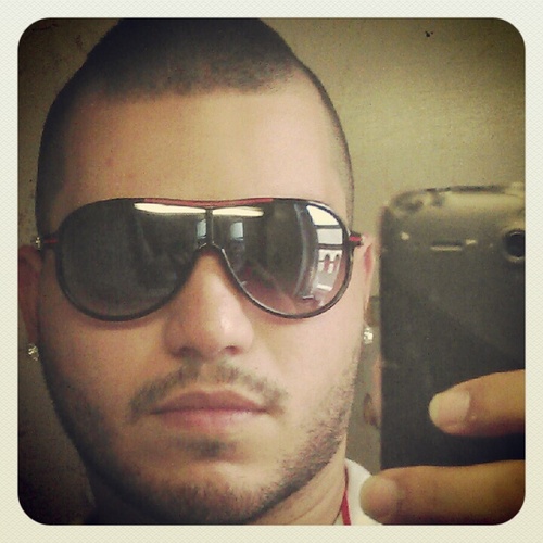 actor/song writer/clothing designer/stylist. holla at me if u wanna do some business
