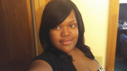 Drama free and lovin it. Mother of four. Happily commited relationship with the man of my life.