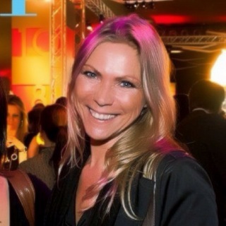 Sanadoo's profile picture. Account Director Digital at Roularta Media.                   'When one's head is gone one doesn't weep for one's hair!'