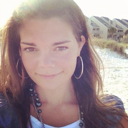 evy_renee's profile picture. Destination wedding photographer, based in the Midwest.