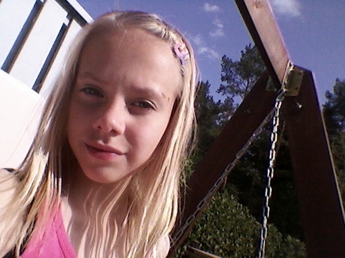 Hello! I am at a normal girl from Turku! ilove shopping! = 3follow me i'll follow back!XD