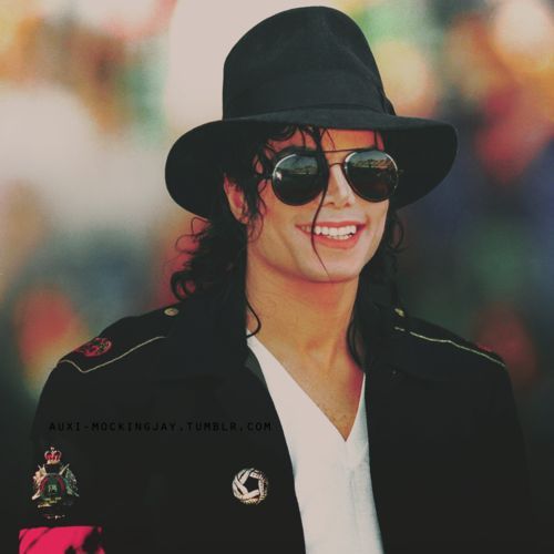 I'm Maii M Kathrine - Im a Huge Fan Of The Jackson Family & The Owner Of Paris Michael Jackson Fanpage On Facebook , Follow Me xx ! ♥