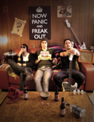 RoyalFreakOut's profile picture. Formed in early january 2012, writing heavy riffs meld with energetic melodic lines and strong blues references...this is a hell of a loud band!!!