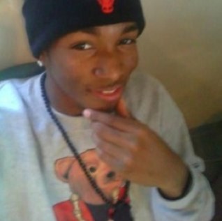 Names Chester but friends also call me Chessie. I will most likely follow you if i find you pretty :) - Im only referin to girls obvi i aint gay out here lol