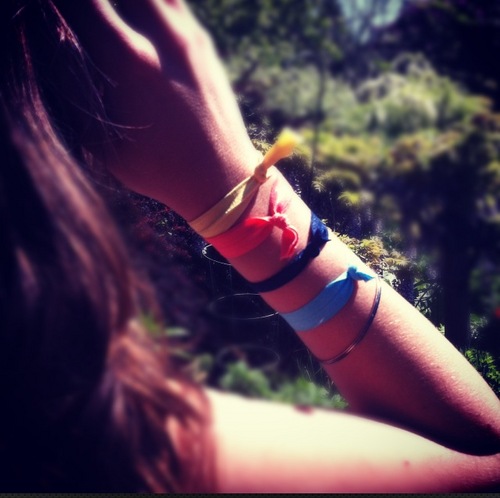 TopKnotHair's profile picture. A stylish addition to any hair collection, Top Knot Hair elastics are no-damage and no-fray, making us  different from all the others out there.