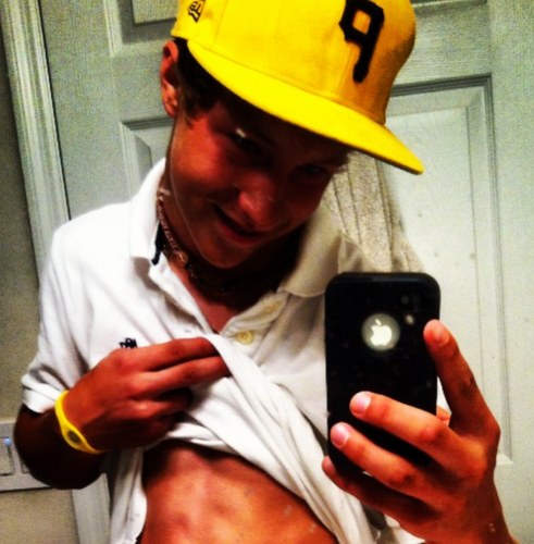 JensonBarker's profile picture. Follow this guy right here because he is Ahh-mazinngg!  oh yeah and he's taken. sssooo back off ;D iloveyou brendon ♡ 5.27.12 - @Skyler_Miller17