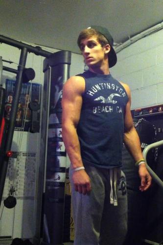 bryguyjones1's profile picture. ball so harrrrddd.. @urgaybitchchad is my lifeee