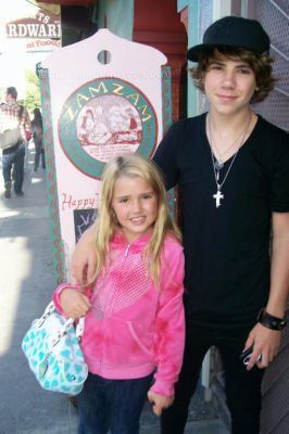 xxEmGracexx's profile picture. My Names EmilyGraceReaves You Might Know me a Cindy Lou Off of Hannah Montana The Movie and Bestfriend Of Noah Cyrus I love Talk Soo Follow Me:)