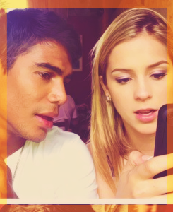 @Sophiaabrahao Minha Branquinha,Meu Chocolate Branco,Minha Pitoleca.@MicaelBorges_ Meu Pretinho,Meu Chocolate Preto.Amo Vocês.