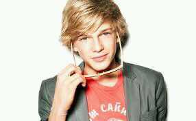 Incase you didnt realise from my username, name and icon.... Im kind of obssesed with Cody Robert Simpson