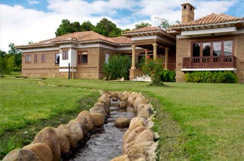 Ofrecemos una gran variedad de productos de la más alta calidad de construcción, ferretería y vidriería. Cll 8 N 10a - 00 Inf: (8) 7321668 Celular 315 8952129