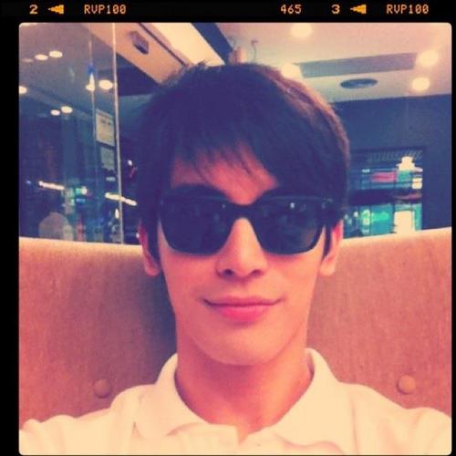 ผม..สนน่ะคับ..จากฟิคทุกเรื่อง..พี่ชาย @Kacha_fic ไม่ใช่พี่สนตัวจริงน่ะคับ ^^@SONYUKE อันนี้ตัวจริงคับ