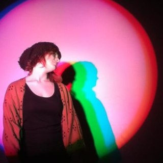 mariemercier_'s profile picture. Diplômée en production de l'École nationale de théâtre. Lumière, création, son et champagne!