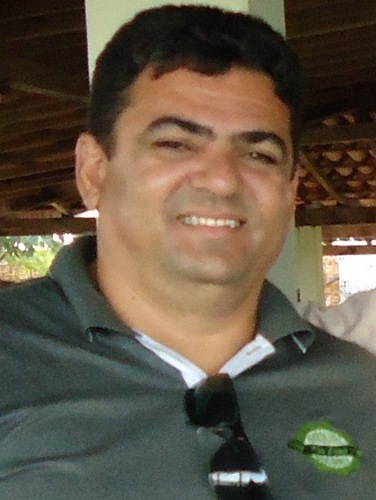 Dono da Banda Tártaros, empresário, casado e deus no coração .