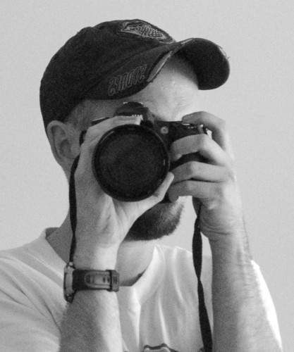 Graphic Designer --
Photographer --
Apple Enthusiast