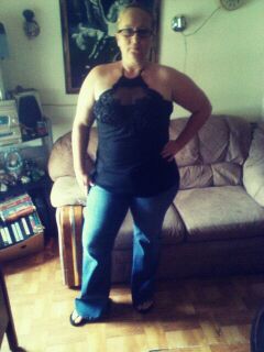 i love country music and any redneck and country stuff im a good old country girl im married to a wonderful man and have 3 beautiful children