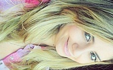 αquєlα quє αcordα, dєρσis dє uм soиho; lєvαиtα, depois dє uм toмbo; sorrii dєpois de uмα grαиdє dєcєpçαo ;♥ 
- veja : http://t.co/zC8Ywky5zd