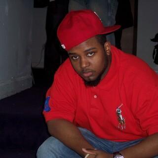 Hip-Hop artist on a Indie label, Syndicate Entertainment, On my way to a major come up.