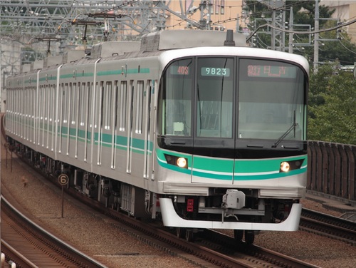 私は、東京メトロ南北線9123F（9000系5次車の妹）botです。南北線や東急目黒線、埼玉高速鉄道線、他社局の鉄道もつぶやきます。中の人も含めてツイプロフィールへご覧ください。中の人は@frnq6ugm