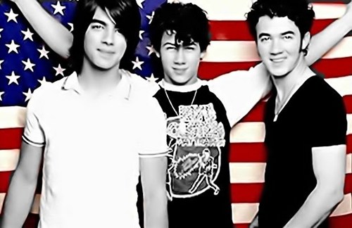 Podemos confiar em nossos fãs, temos certeza que eles sempre estarão lá quando precisarmos- Jonas Brothers