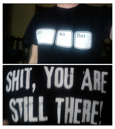 JaviBenayas's profile picture. CTRL+ALT+DEL... SHIT, YOU ARE STILL THERE!
Traducción:ctrl+alt+supr... ¡Mierda,todavía estas ahí!