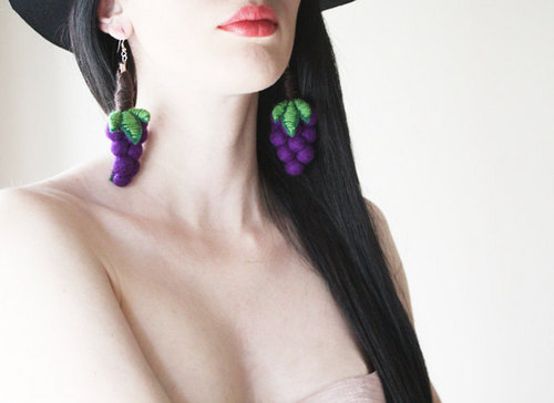 Crafter with rainbow colors, jewelry making, sewing, felting, marbling, anything..
http://t.co/VC2sVlx96Q
