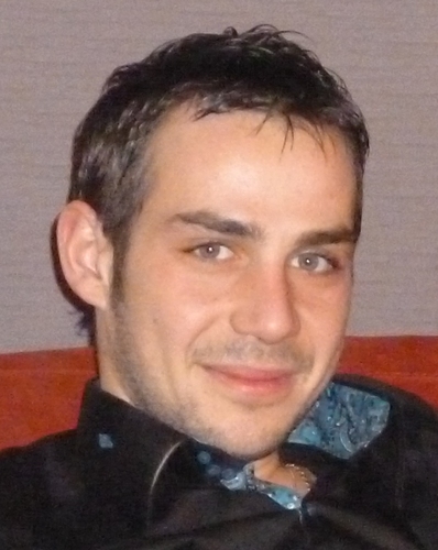 Étudiant en École de Commerce. Actuellement je travaille pour la société Made in Blog, occupant le poste de Coordinateur veille et stratégie.